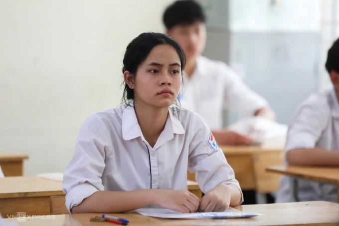 Phụ huynh Hà Nội thấp thỏm đợi chia khu vực thi lớp 10